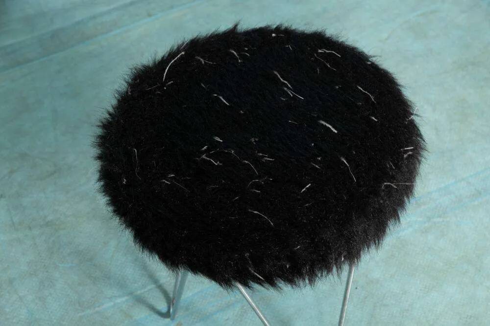 Hairpin stool in 1970s space style, fluffy stool