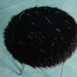Hairpin stool in 1970s space style, fluffy stool
