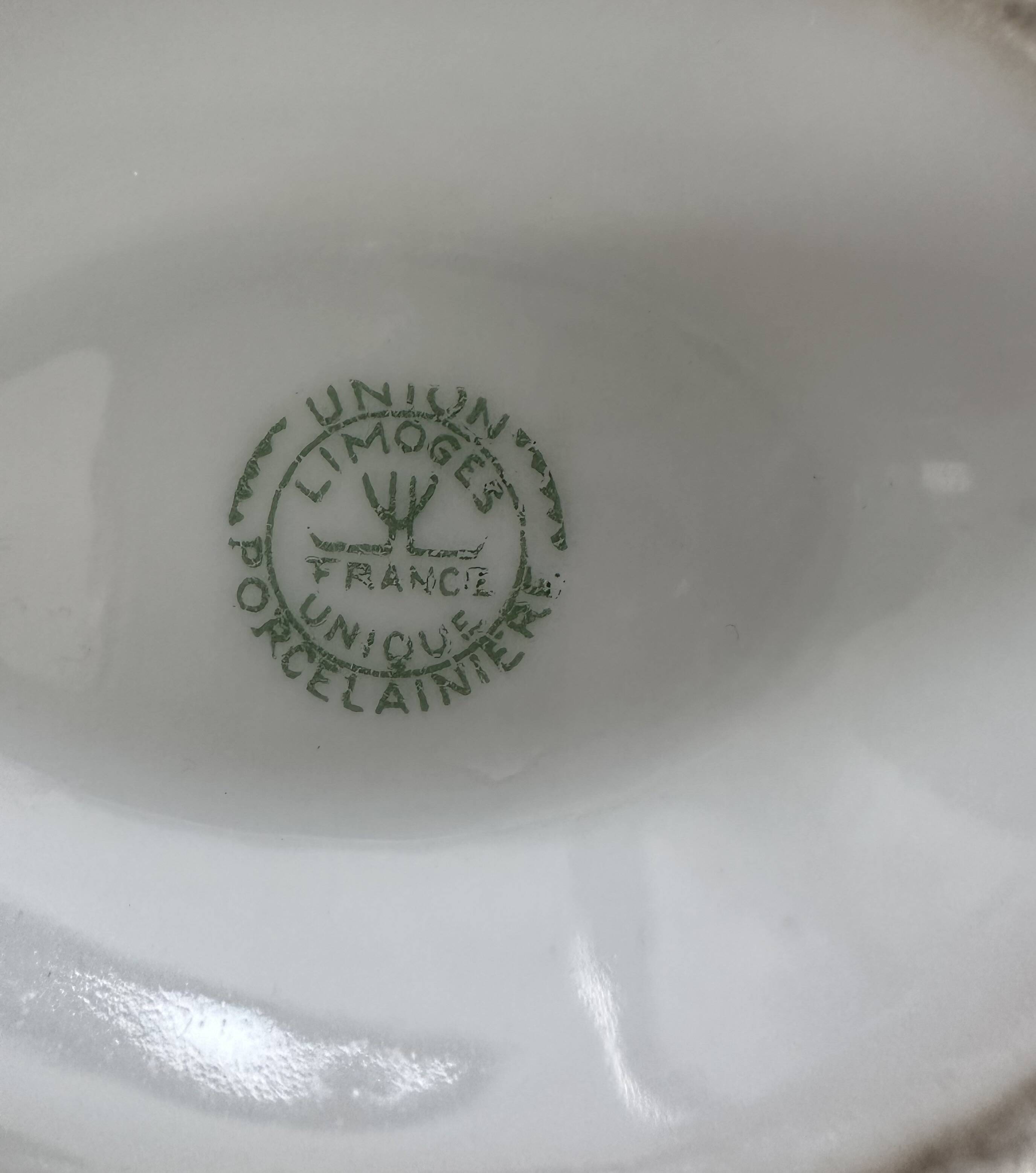 3-piece service Limoges – teapot, sugar bowl, milk jug – white & gold