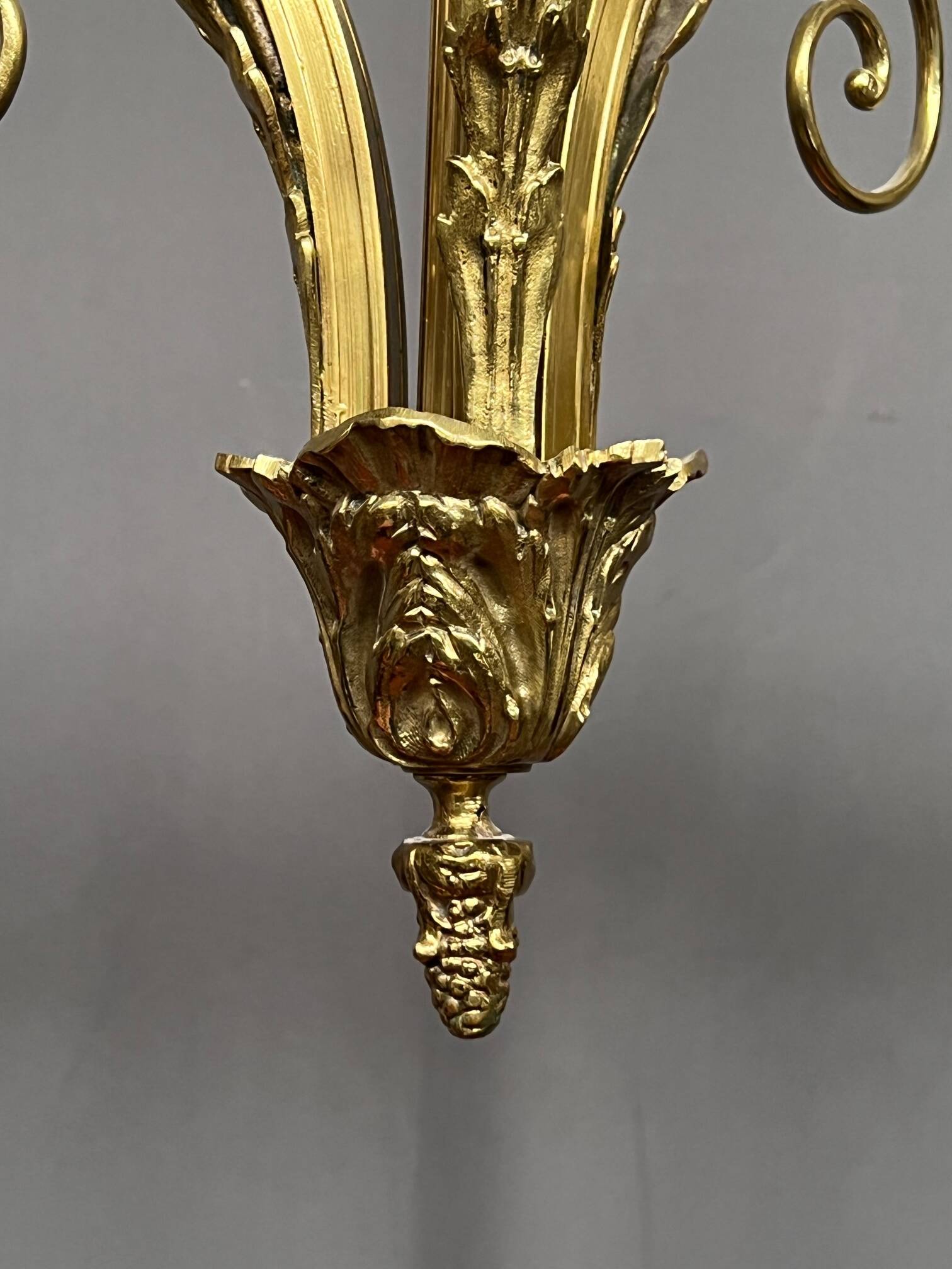 Louis XV style chandelier. Solid gilded bronze.