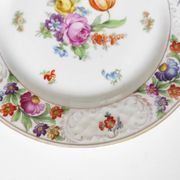 Paire d'assiettes fleuries porcelaine allemande