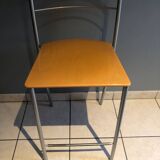 Set of 4 bar stools with metal structure and light wood seat