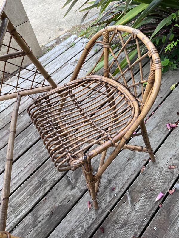 Petit bureau en rotin avec chaise