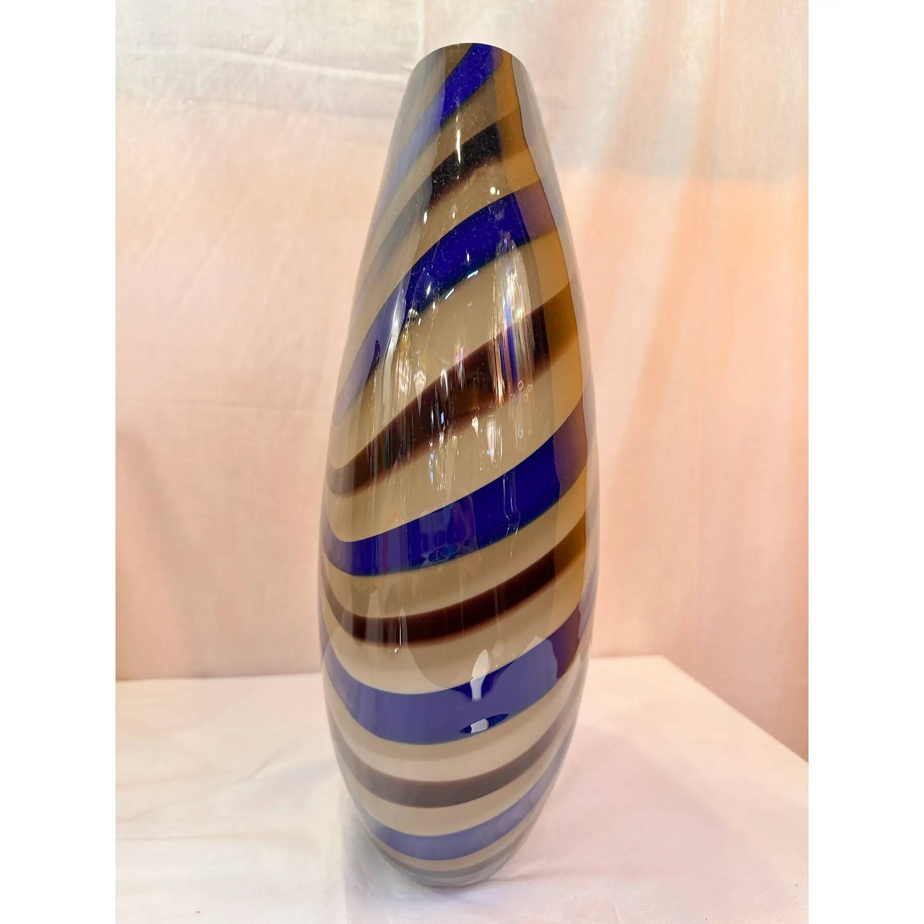 Artistic Italian vase in beige hand-made Murano glass with blue and brown R.