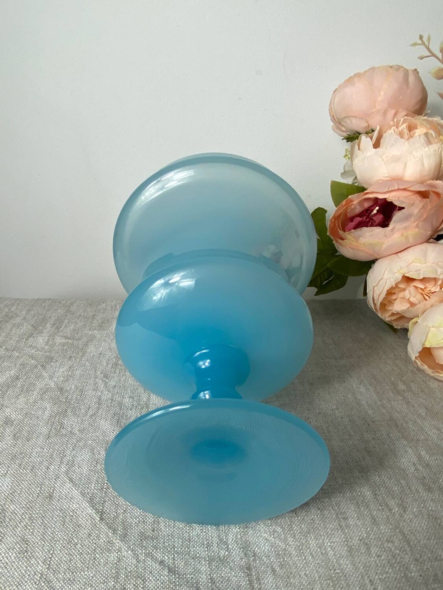 Vase vintage en opaline bleue