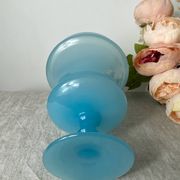 Vase vintage en opaline bleue