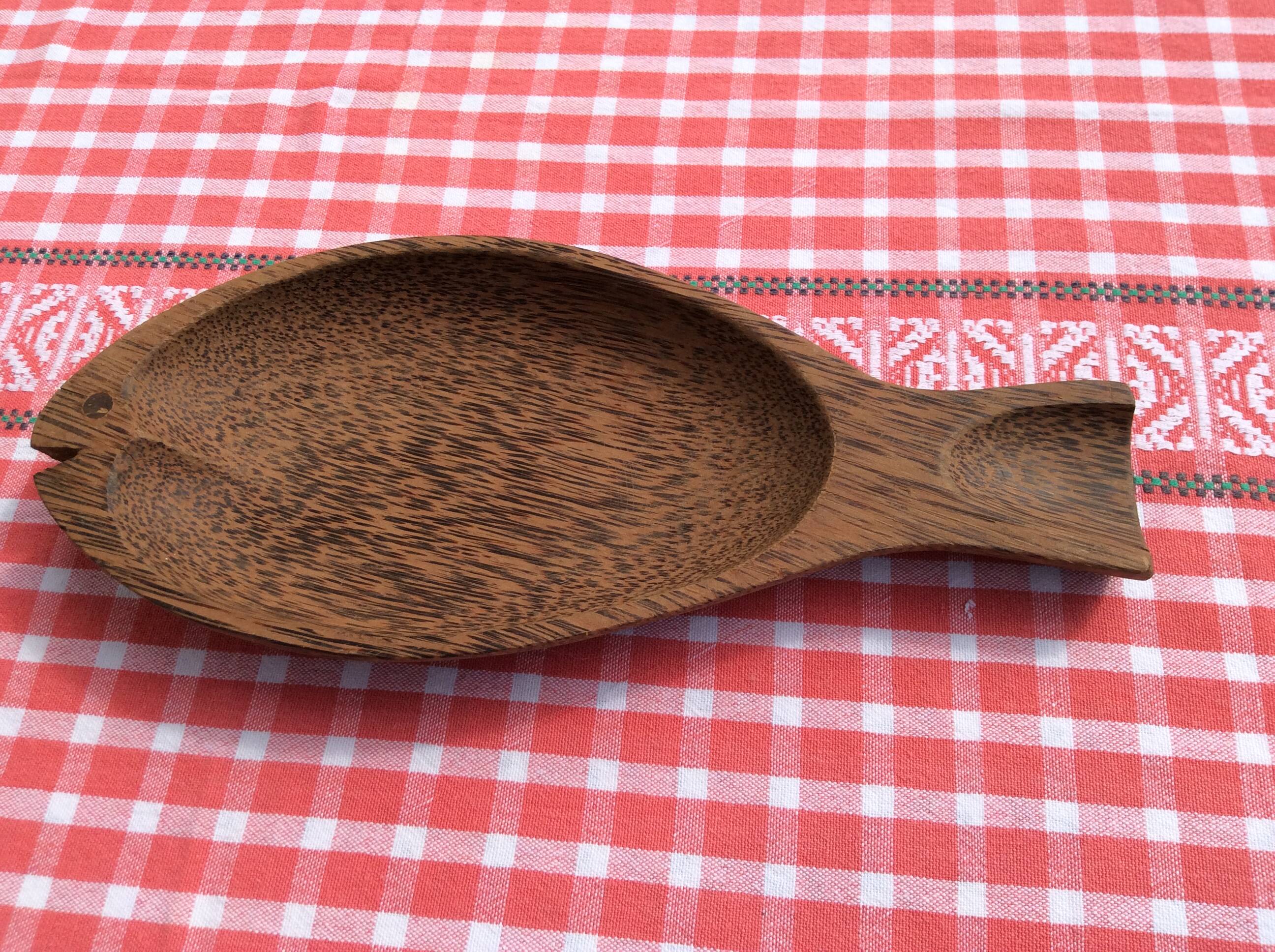 Wooden fish dish