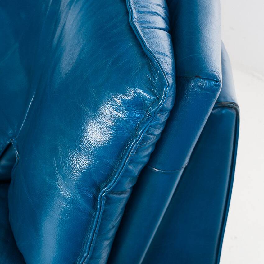 Vintage blue leather armchair and pouf by Nicoletti Salotti - Italy 80s