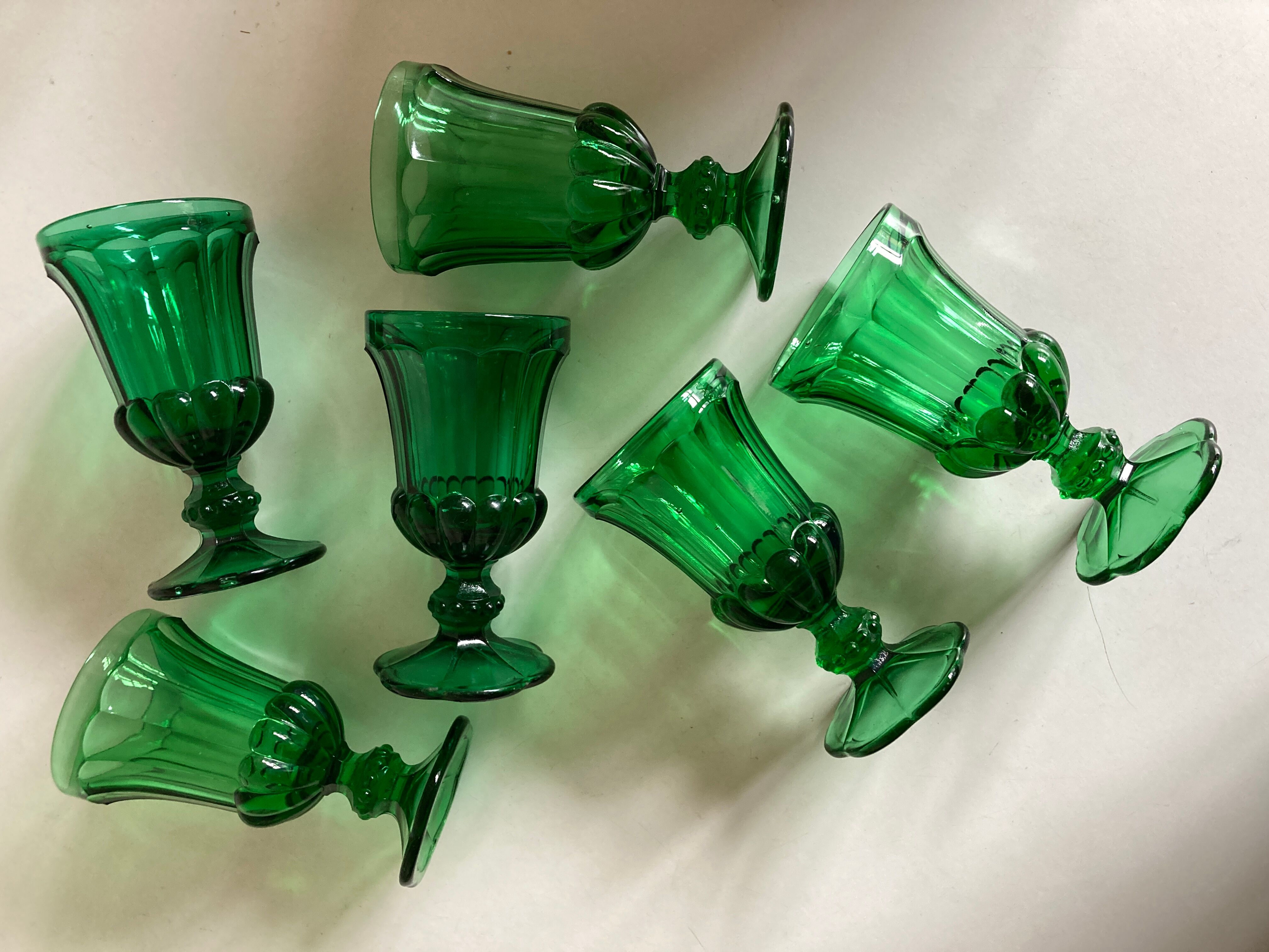 Set of 6 Medicis glasses in green moulded glass