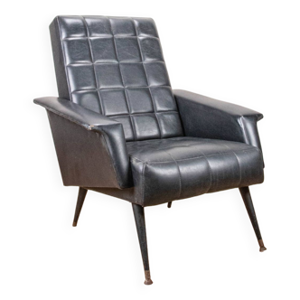 Fauteuil en skaï noir, années 1960