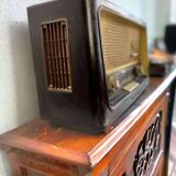 Vintage grundig bakelite radio