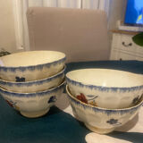 Discover a set of two mini bowls from the famous MARY LOU series.