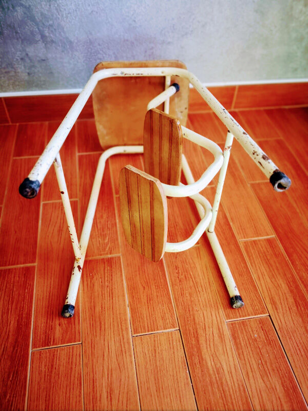 Market foot stool
