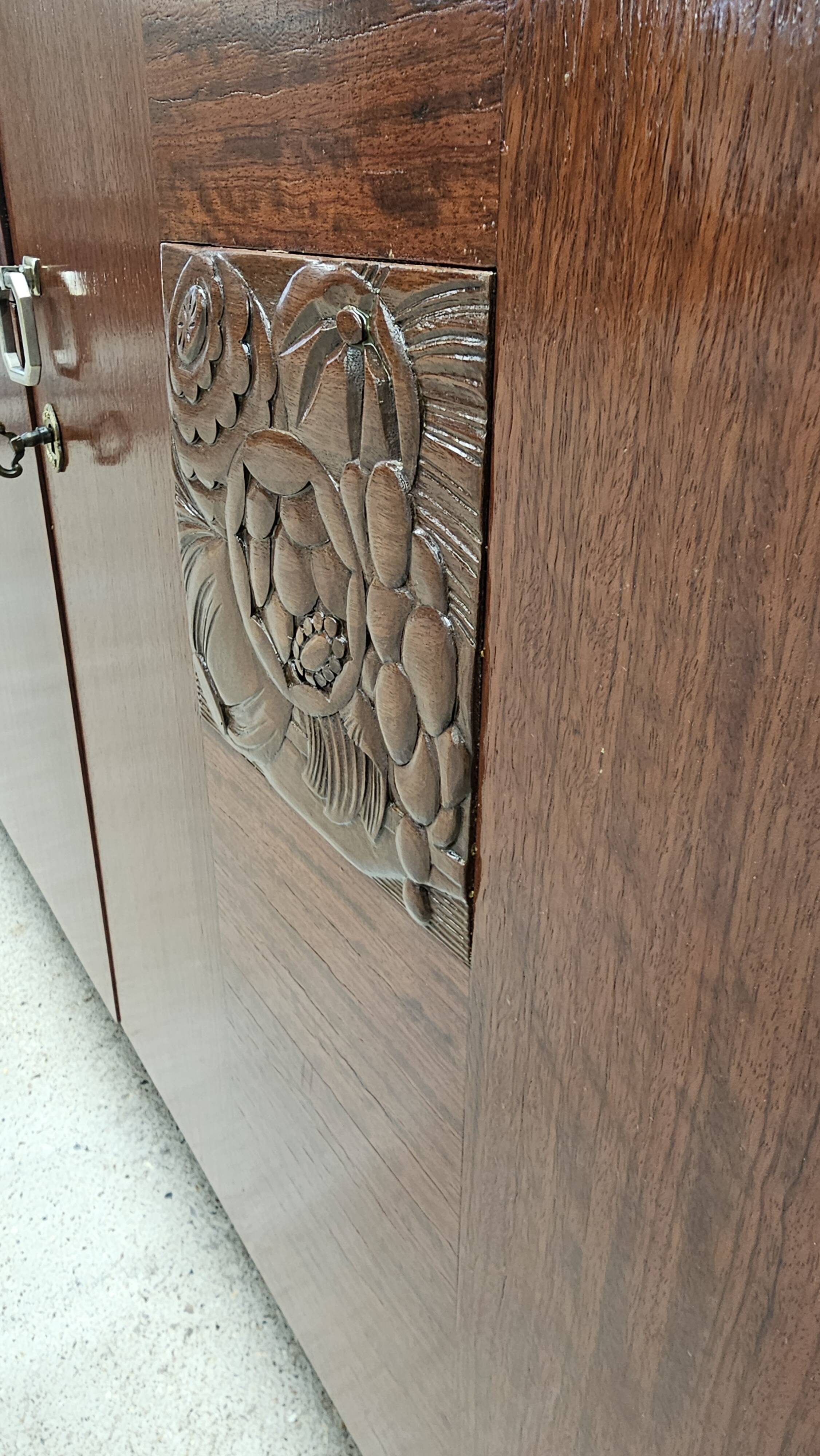 Art Deco buffet by Saddier & Fils in solid rosewood and veneer.