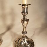 Bougeoirs métal argenté de style Louis xv