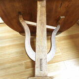 Folding round table winemaker