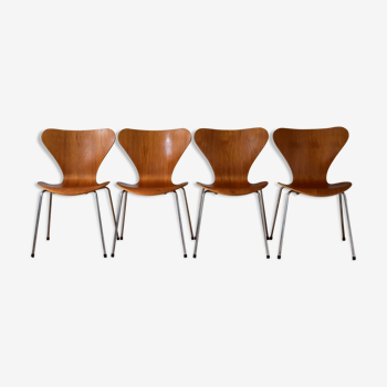 Lot de 4 chaises en teck 3107 par Arne Jacobsen pour Fritz Hansen Danemark