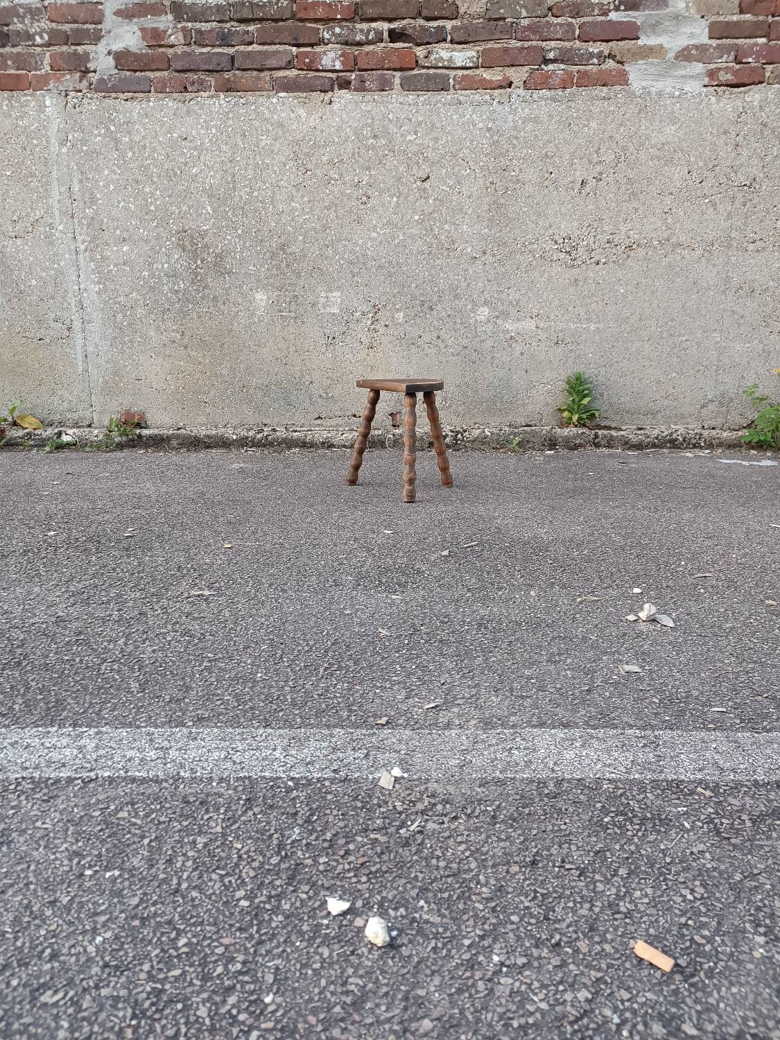 Tripod stool