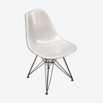 Chaise DSR design Charles et Ray Eames édition Herman Miller pied Eiffel