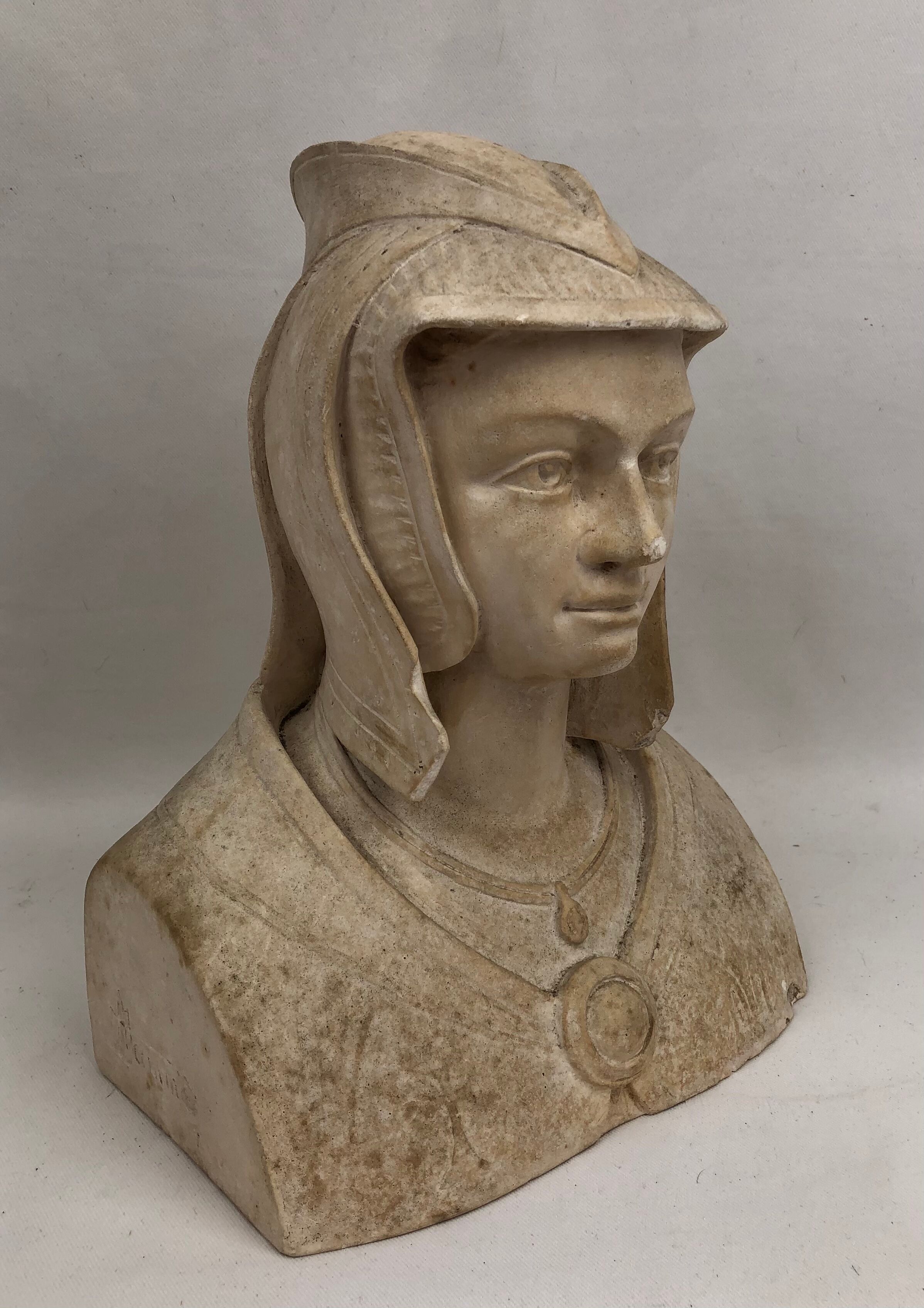 Bust in patinated plaster, "Anne of Brittany", 20th.
