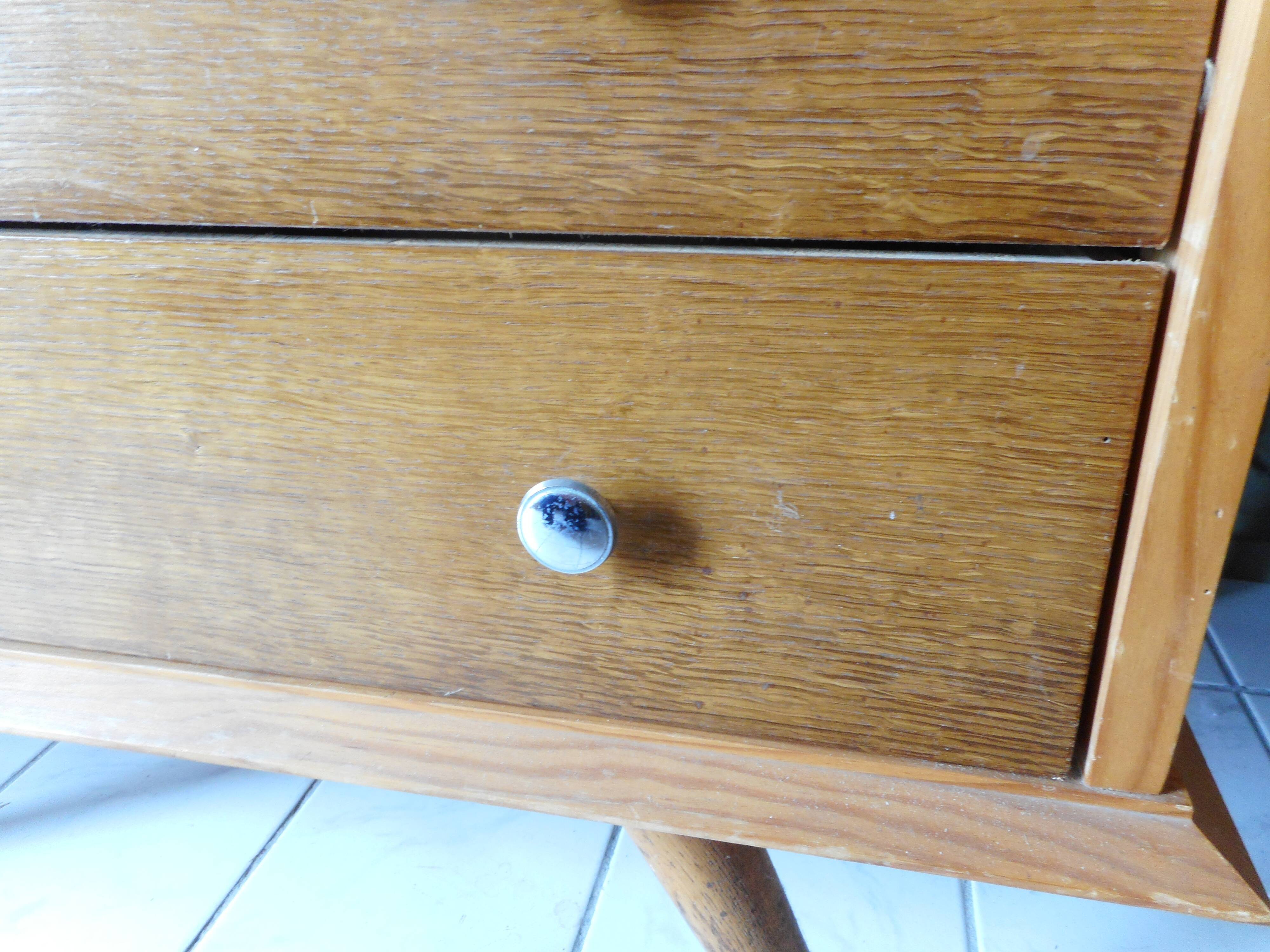 Commode bois clair pieds compas