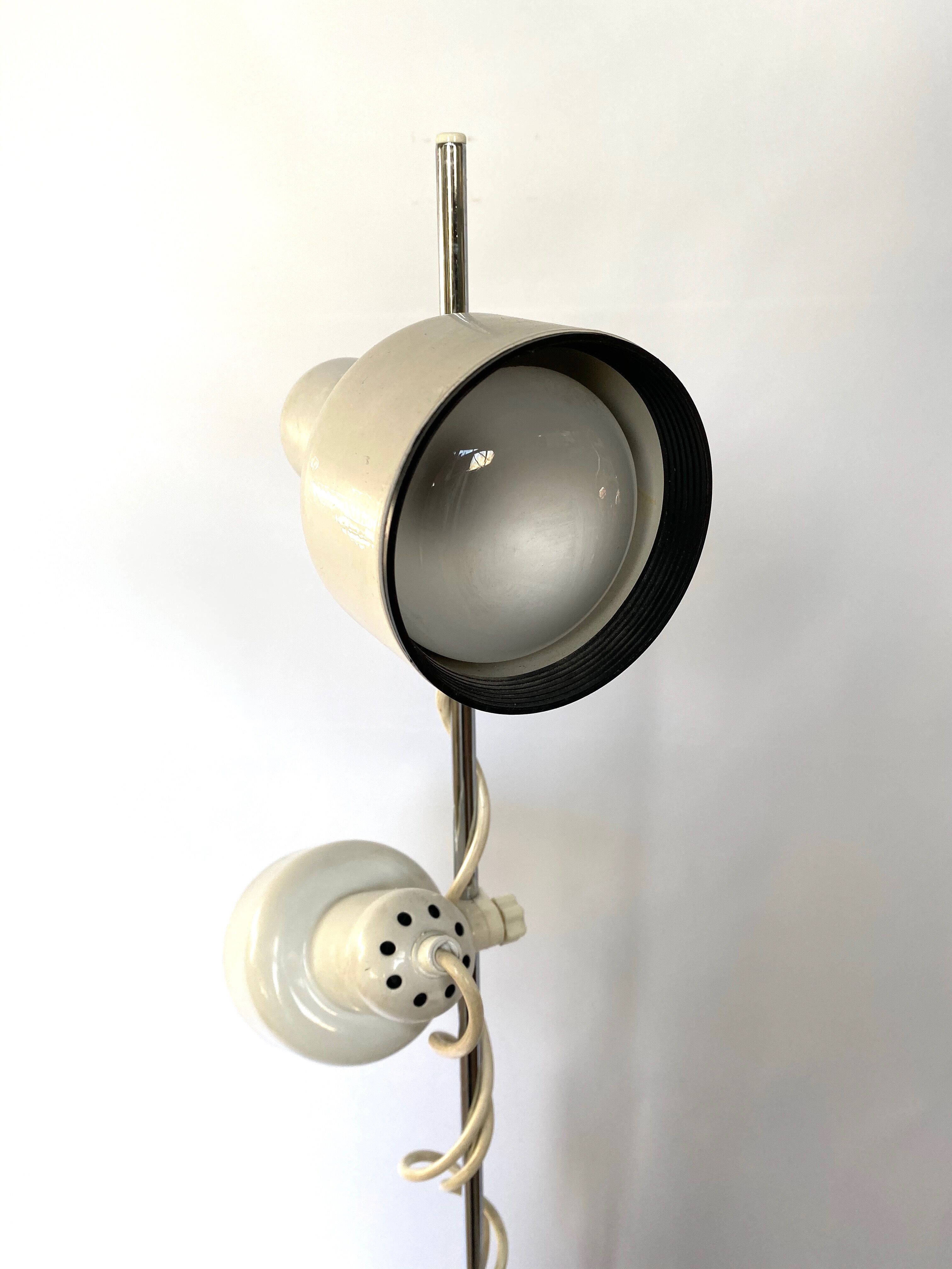 Lamp habitat years 70