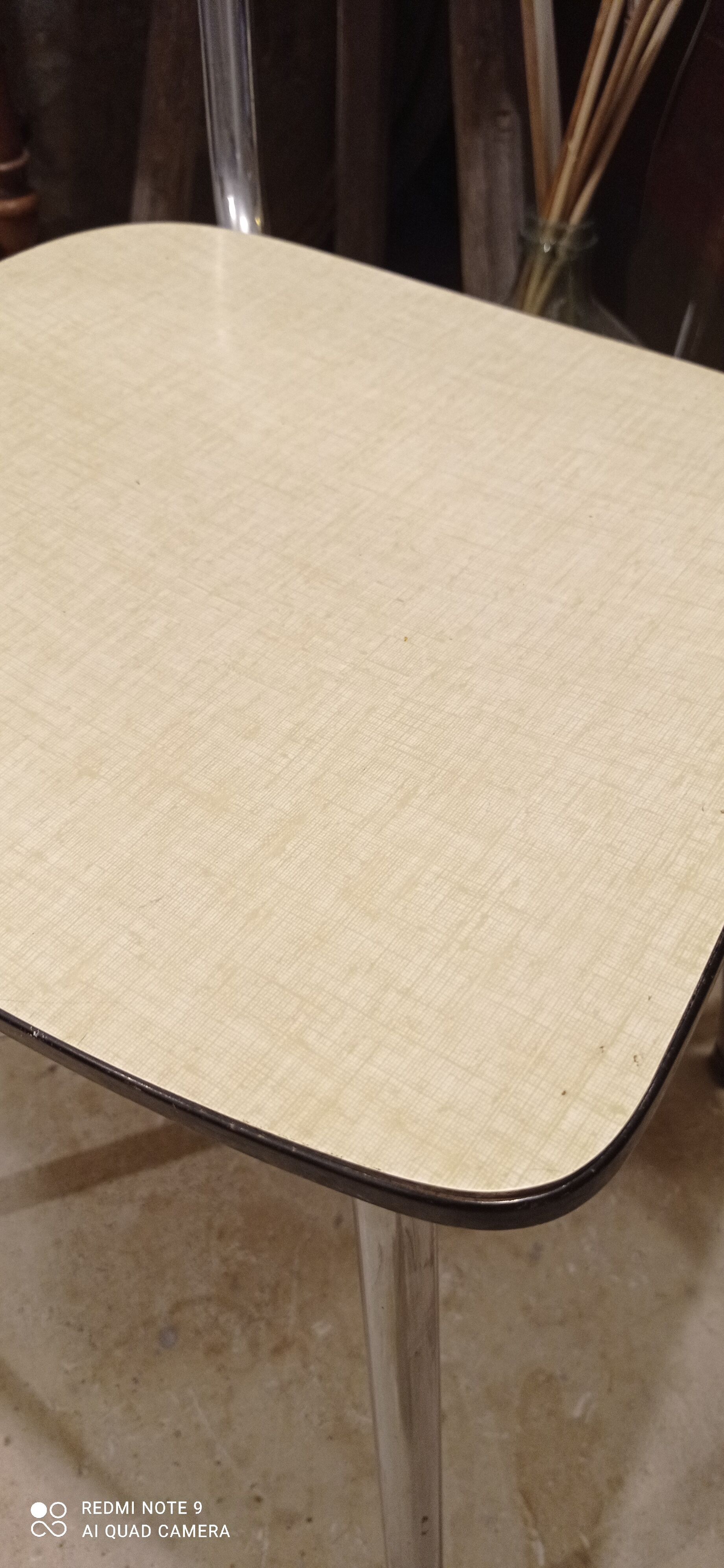 Chair anise formica