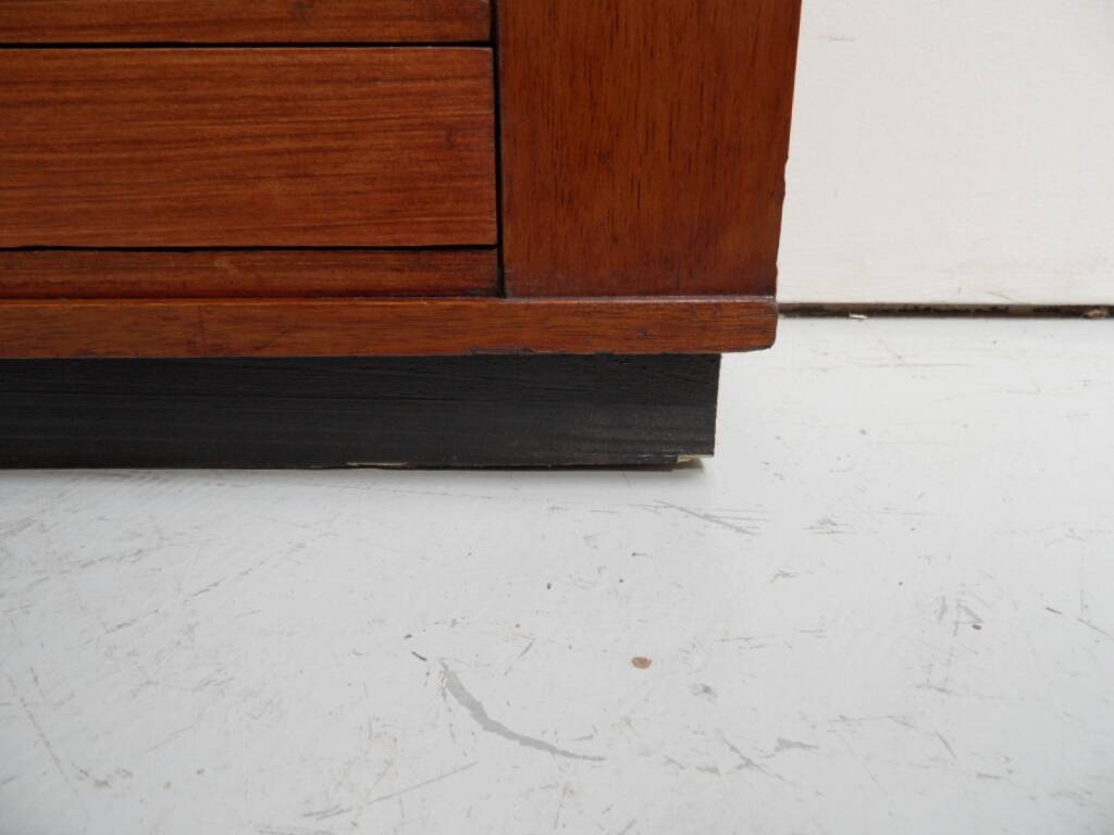 Cabinet de montre vintage avec tiroirs