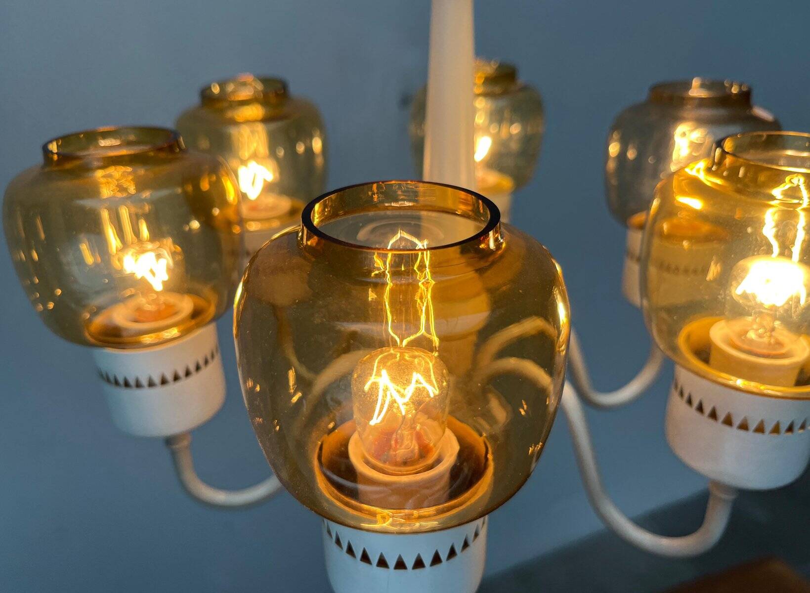 Swedish mid-century chandelier T526 with amber glass by Hans-Agne Jakobsson for Hans-Agne Jakobsson Ab, 1960s.