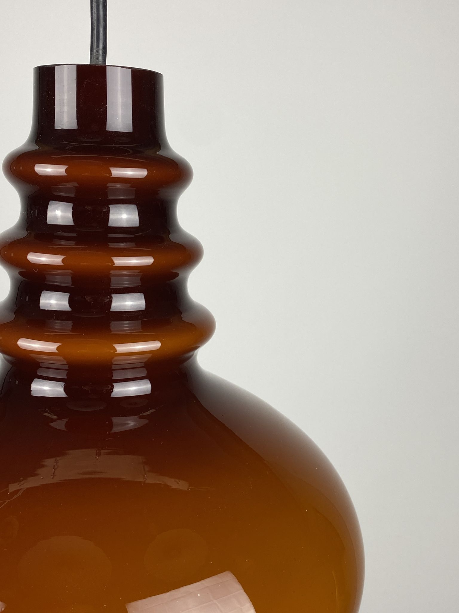 Suspension en verre brun foncé par Peill et Putzler 1960