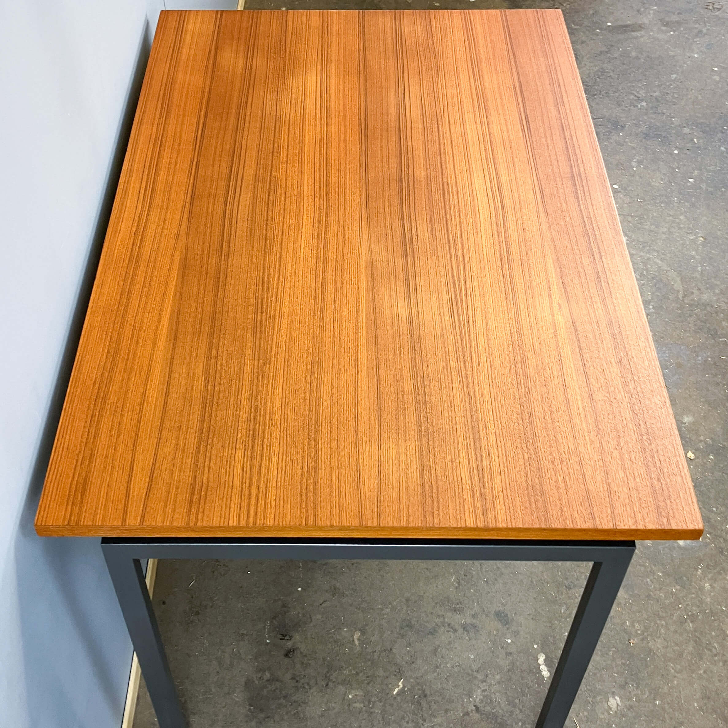 Bureau par Herbert Hirche pour Holzäpfel, teck avec acier tubulaire, années 1960.