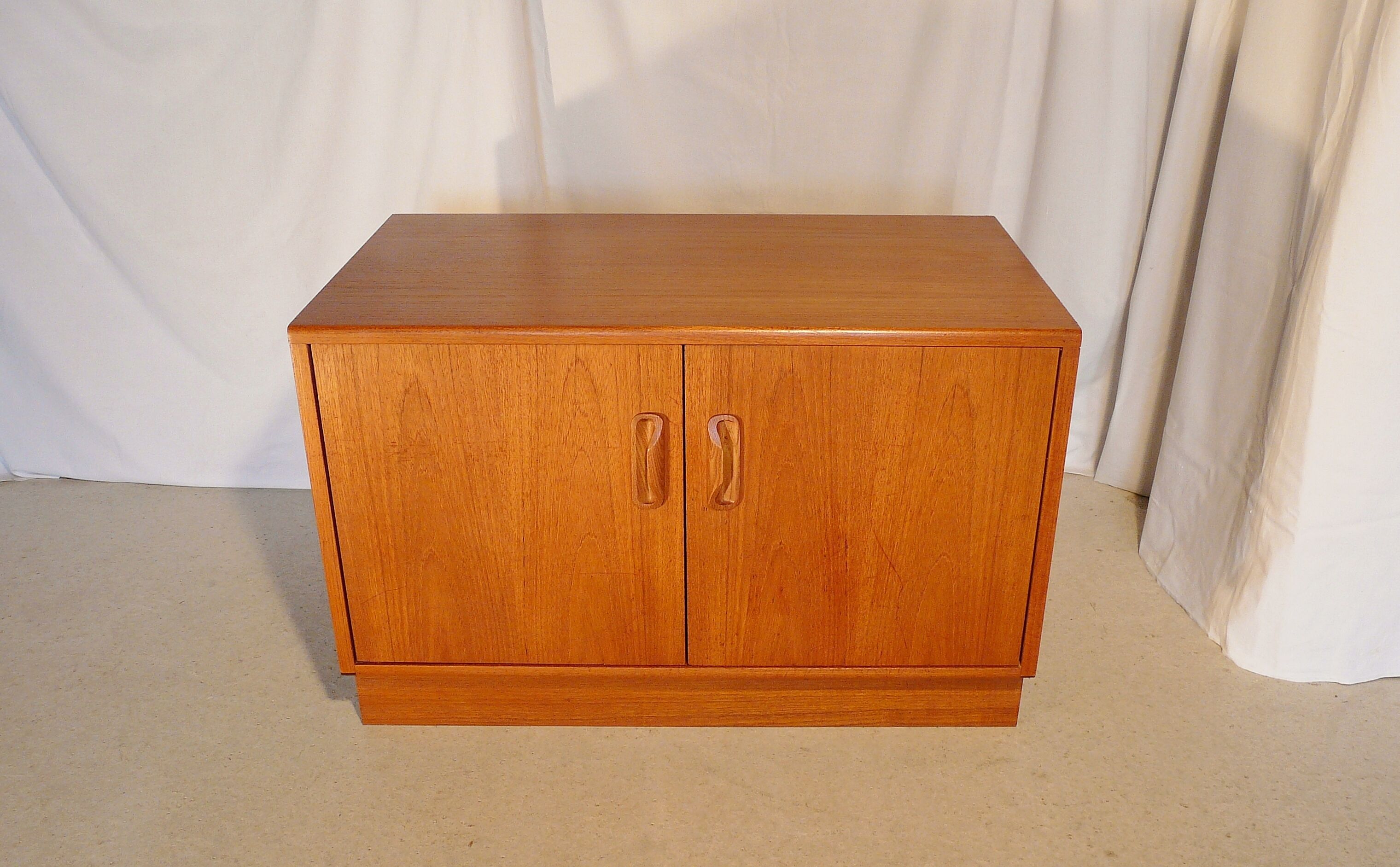 G Plan teak modular angle line