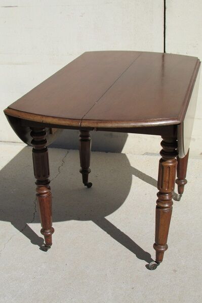 Round table expandable mahogany