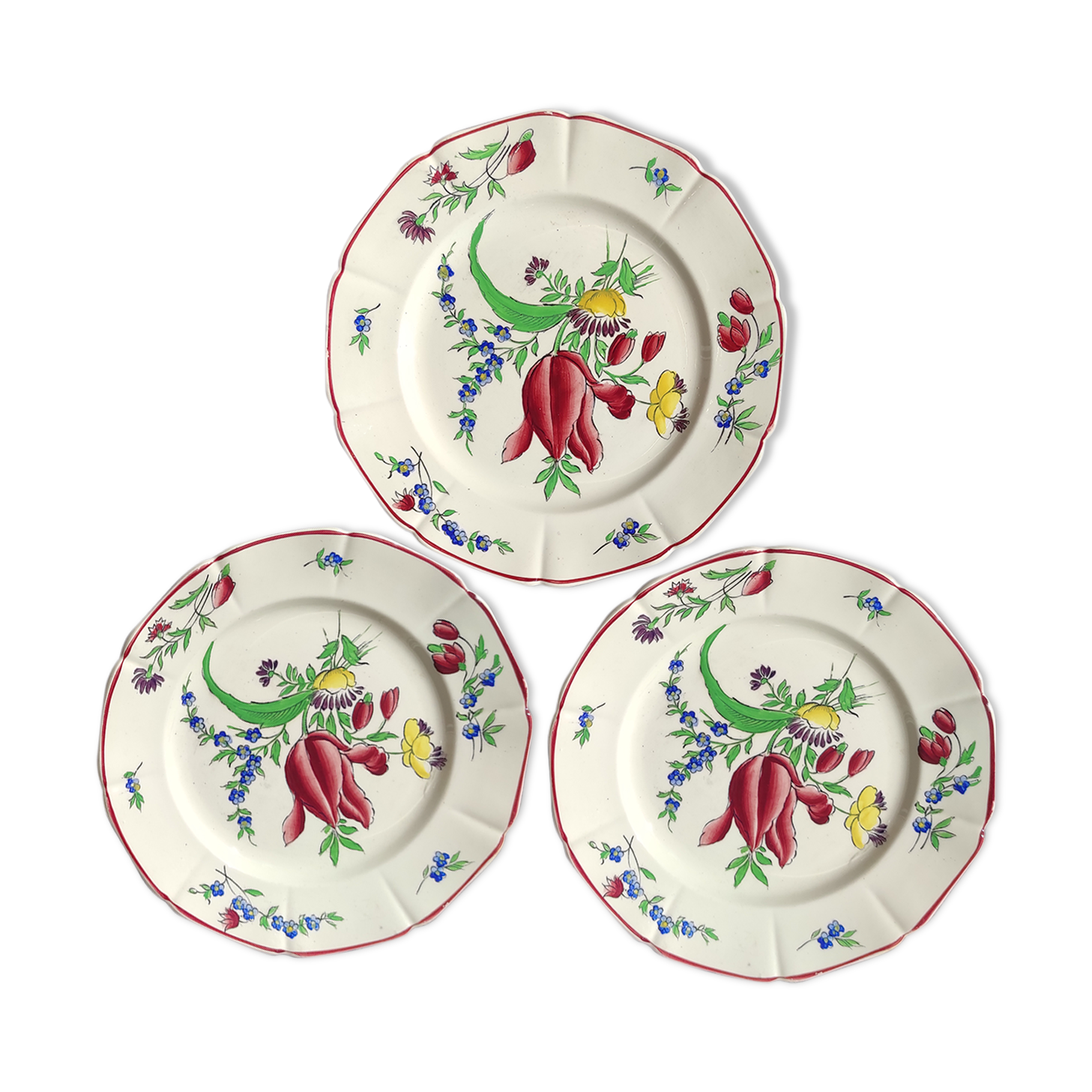 Lot 3 plates decorated with flowers by Boch Freres à la Louvière and hollow mark