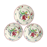 Lot 3 plates decorated with flowers by Boch Freres à la Louvière and hollow mark