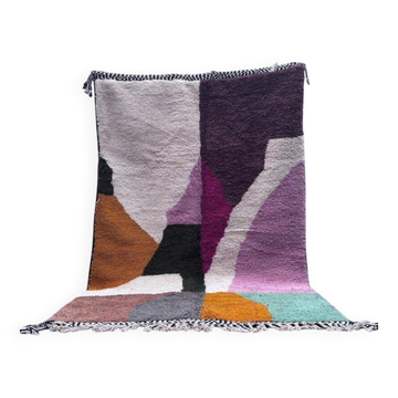 Handmade traditional Moroccan wool rug size 150 x 250 cm.