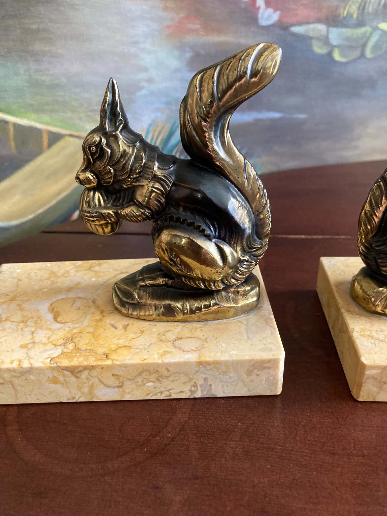 Squirrel bookends