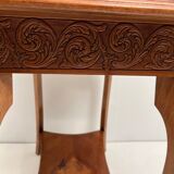 Table basse en bois naturel mouluré style Louis XV