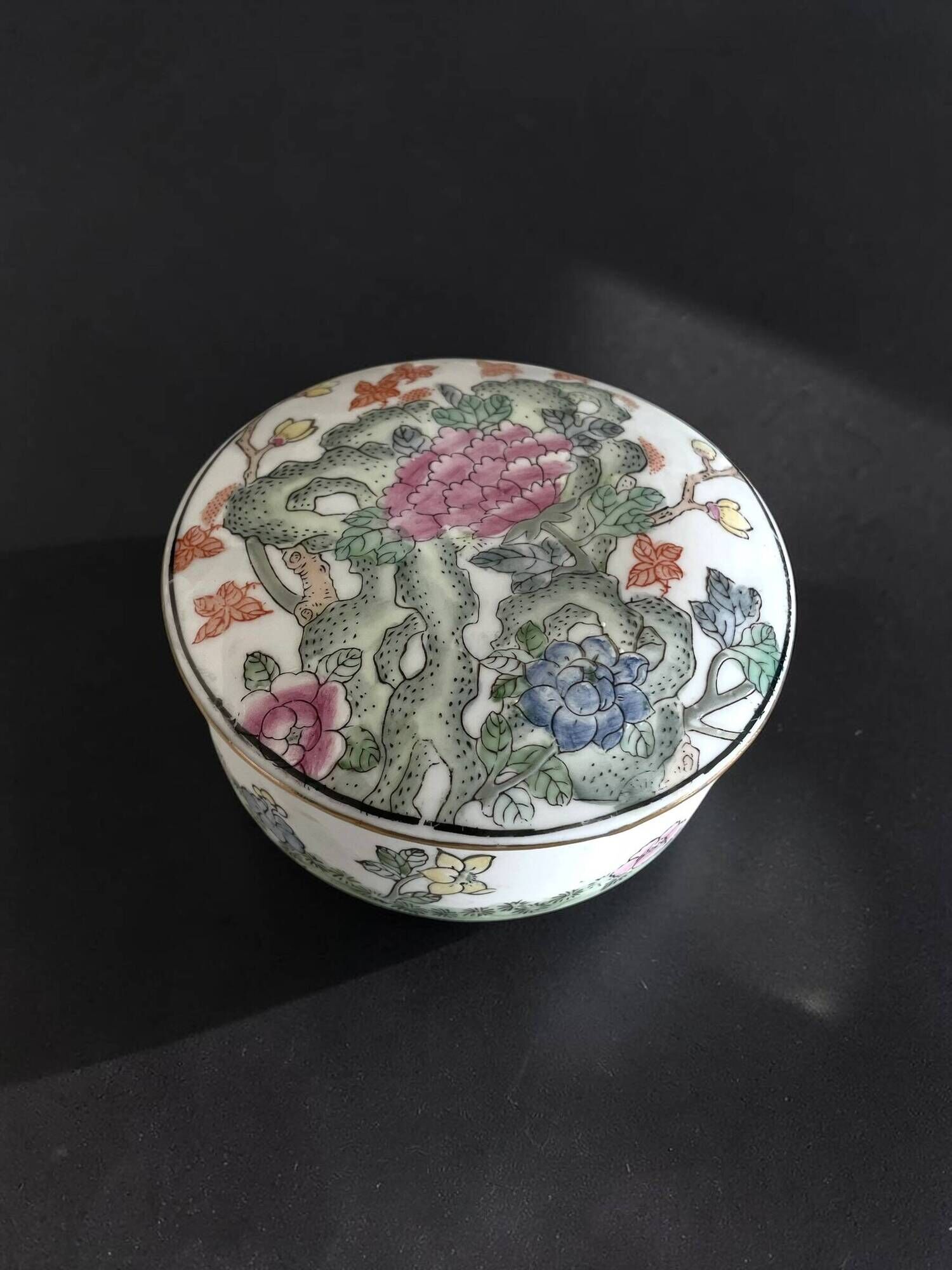 Vintage Chinese Porcelain Trinket Box H.F.P. Macau Famille Rose 1970s