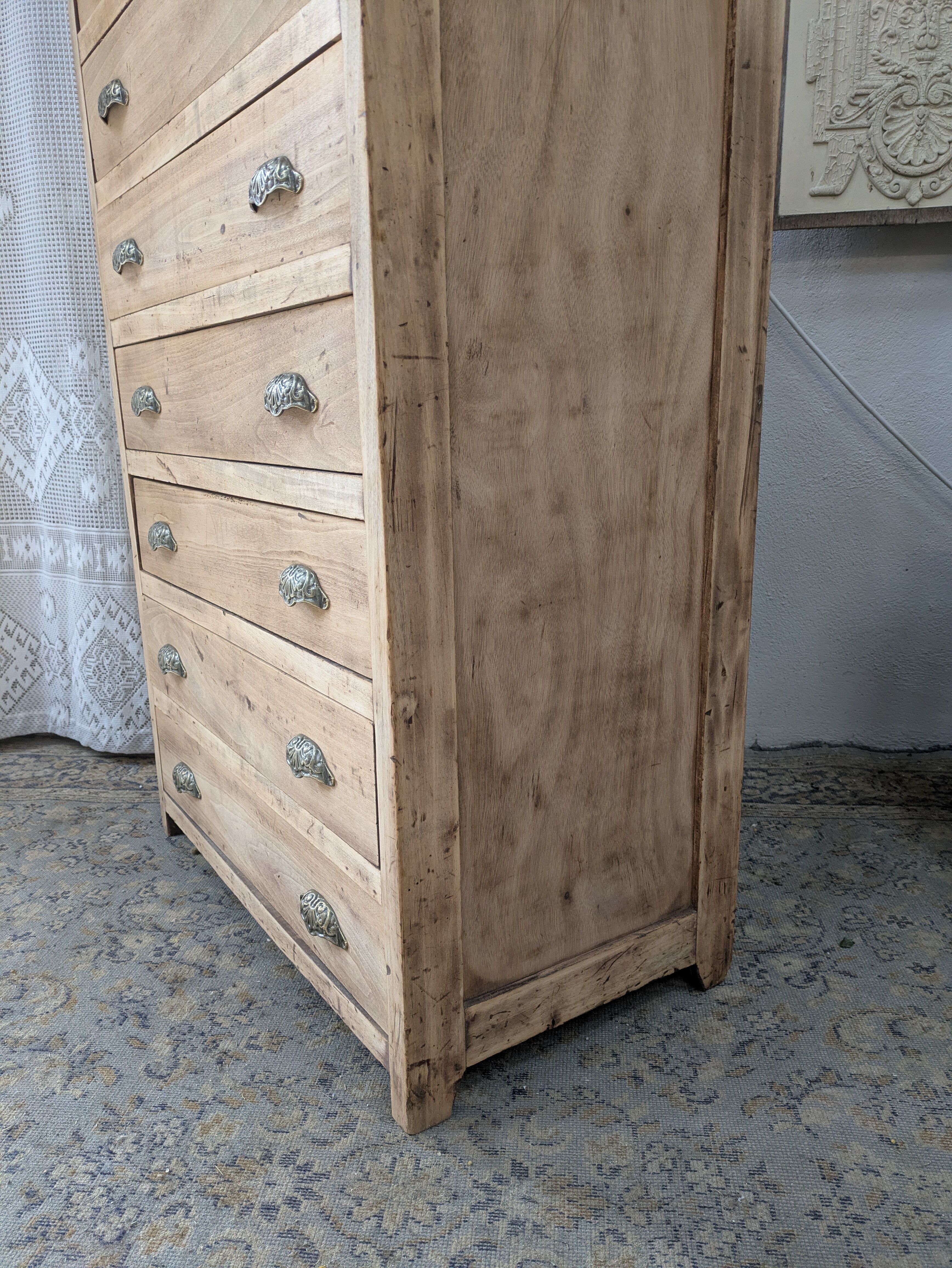 Raw chest of drawers