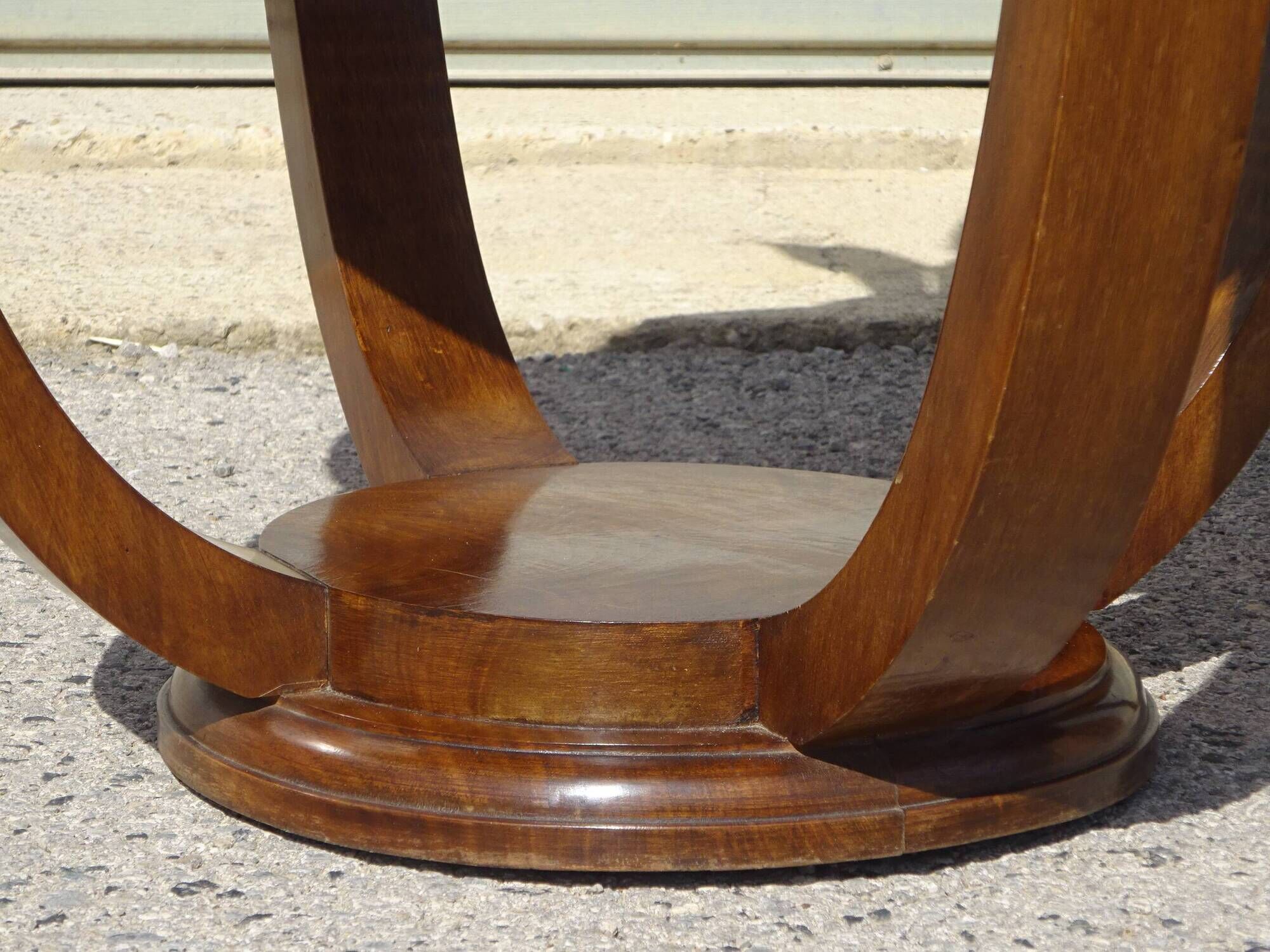 Guéridon Art Déco en noyer