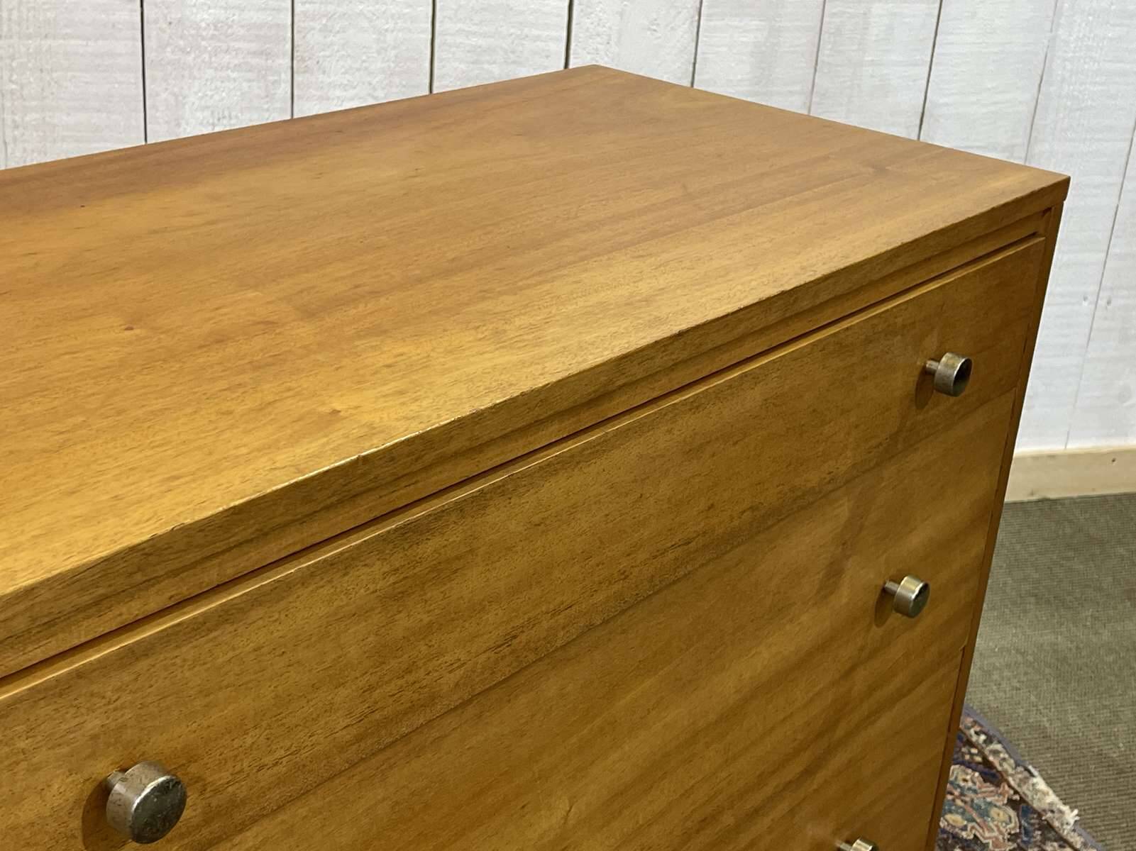 English chest of drawers from the 70s in mahogany