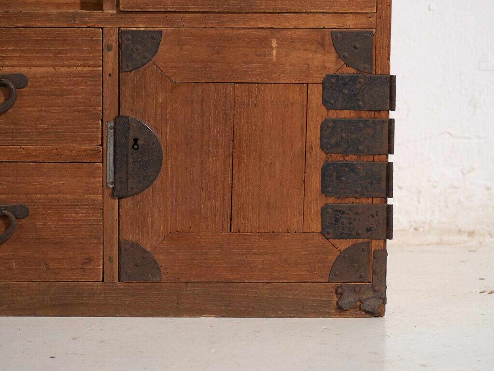 Antique storage furniture – Meiji / Taishō period (c.1868-1926) #98