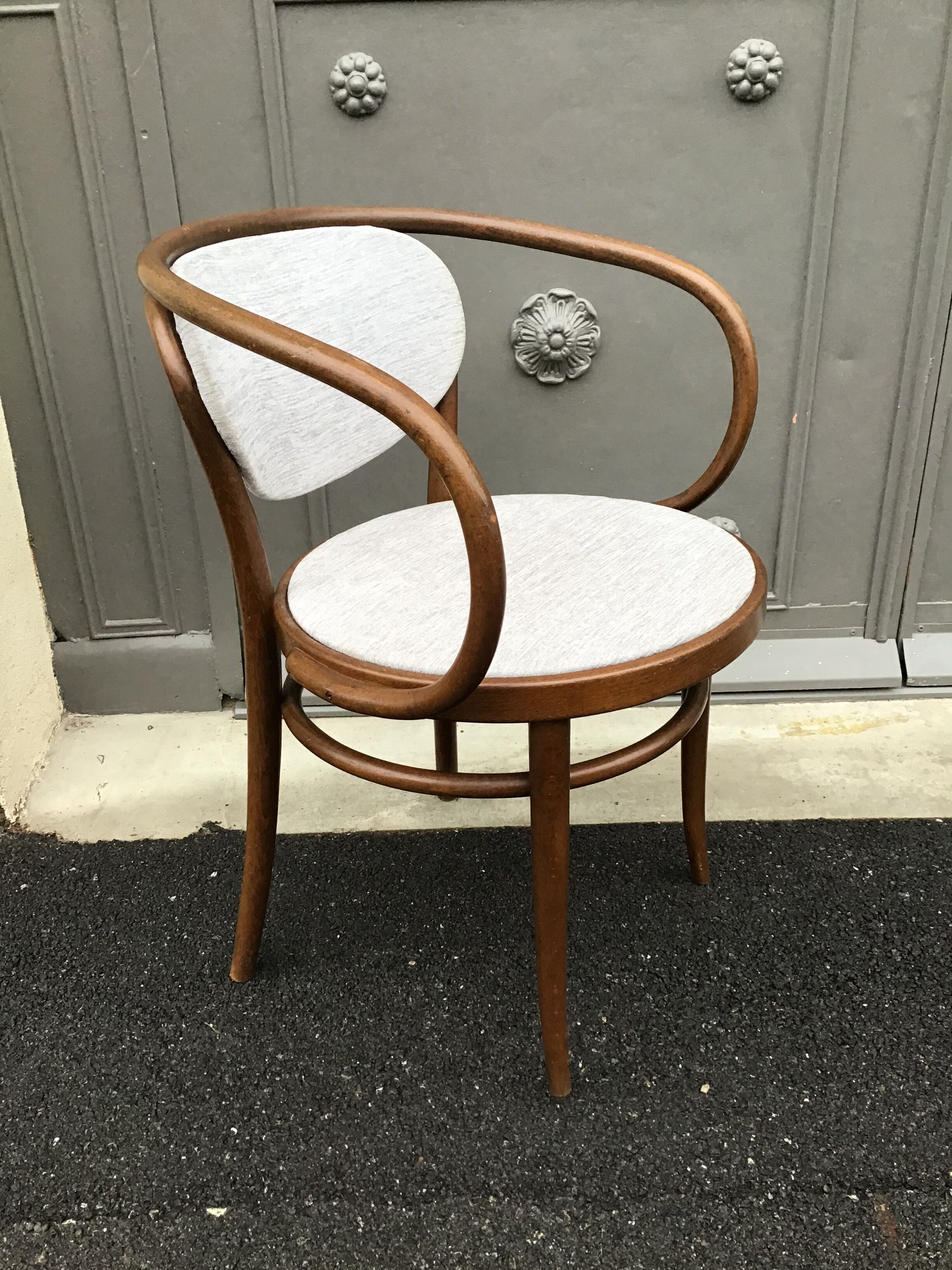 Tuna chair B9 Le Corbusier curved wood