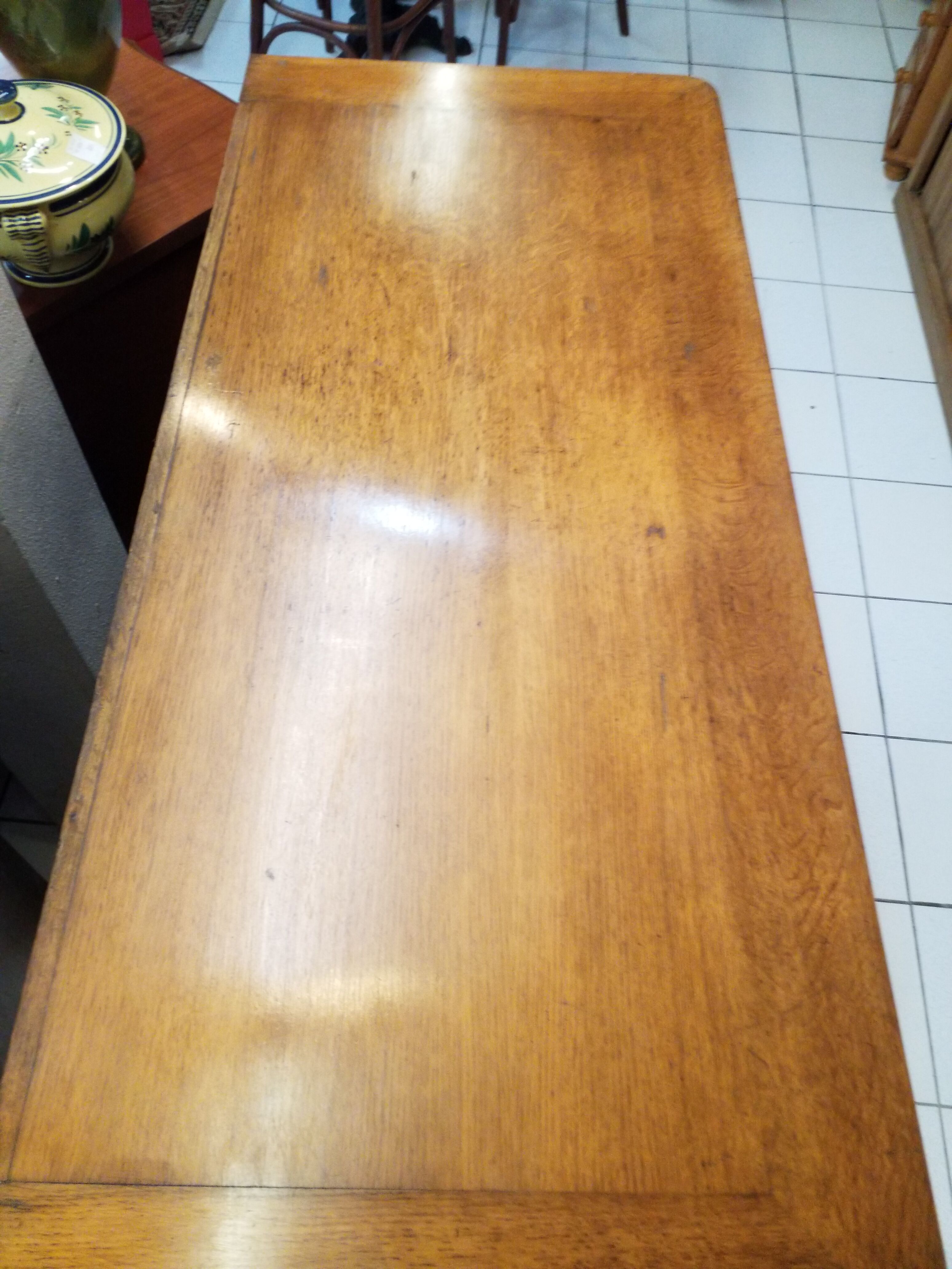 Oak chest of drawers