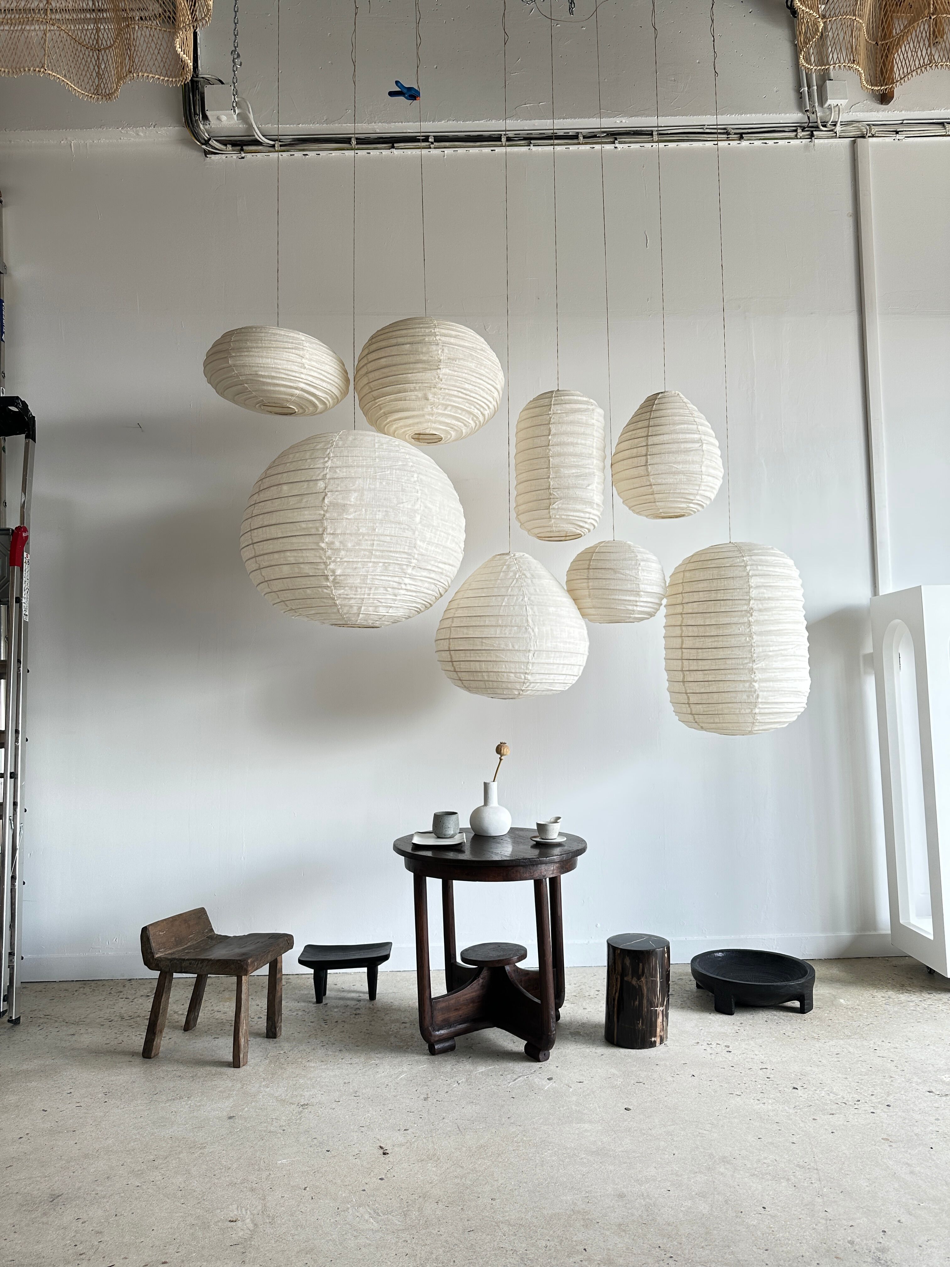 Suspension in rattan and natural japanese linen in the shape of a drop