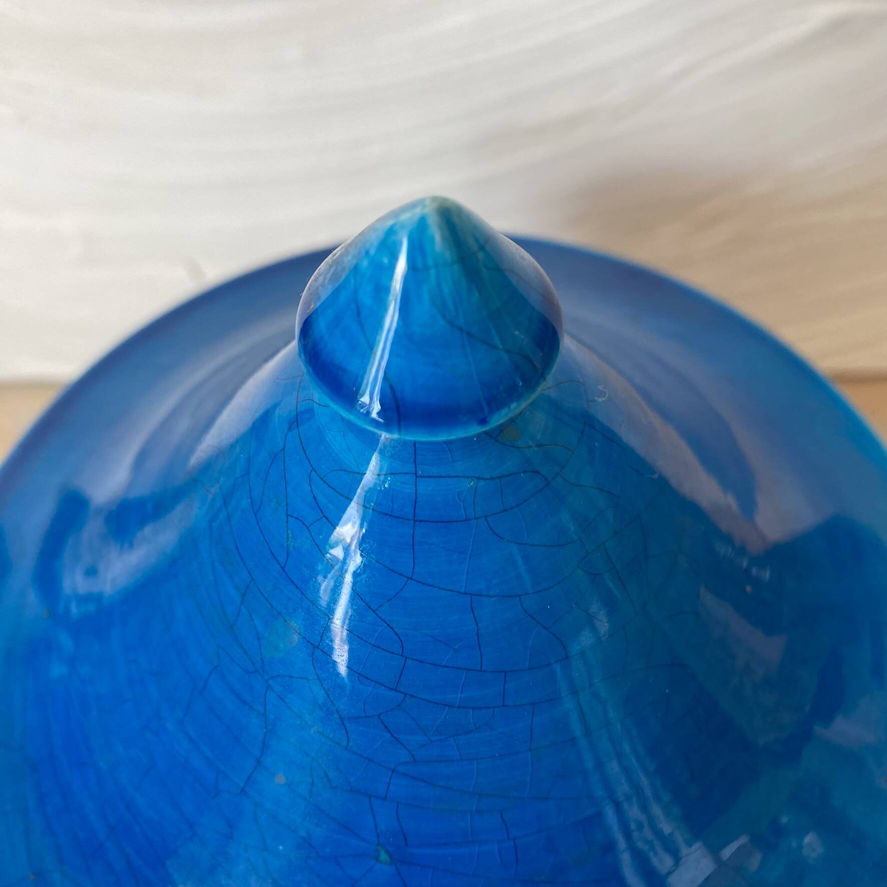 Bonbonnière , soupière en faïence de Malicorne,  céramique bleue craquelé