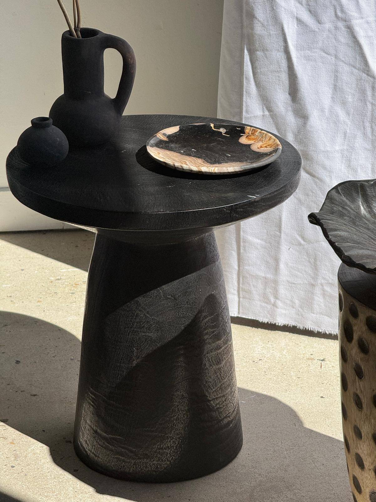 Coupe en teck noircie en forme de feuille ou fleur monoxyle H10 D41