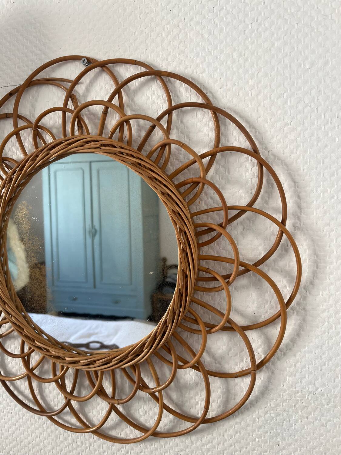 Vintage rattan flower mirror