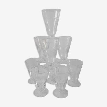 Lot de 9 verres à vin en cristal gravé années 30